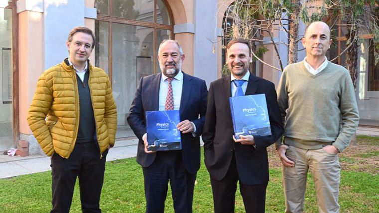 La UCLM presenta en Toledo un manual para la enseñanza y el aprendizaje de la física
