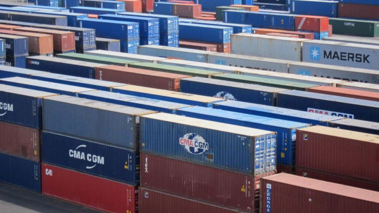 Los precios de exportaciones industriales bajan un 0,1% en octubre y los de importaciones caen un 2,4%