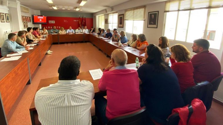 El PSOE de Albacete estudia medidas legales para que justicia anule decisión plenaria de nombrar persona 'non grata' a Sánchez