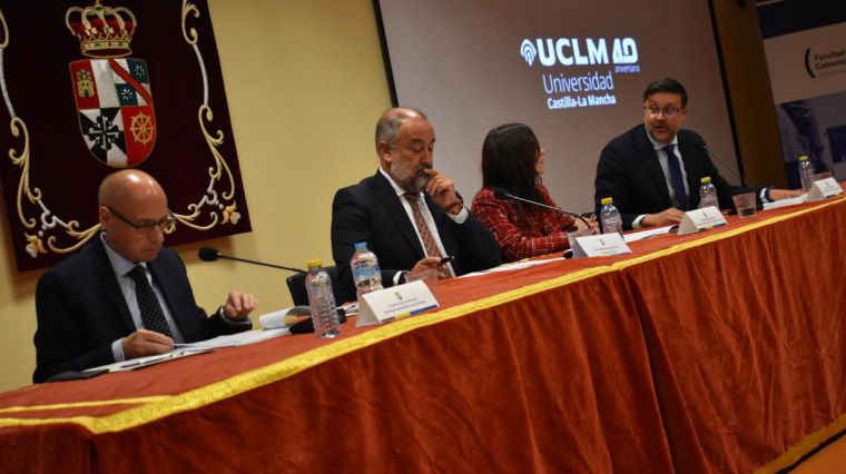 Castilla-La Mancha invierte casi diez puntos más que la media nacional por cada alumno universitario