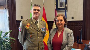 La presidenta de la Diputación de Toledo recibe al nuevo director de la Academia de Infantería
