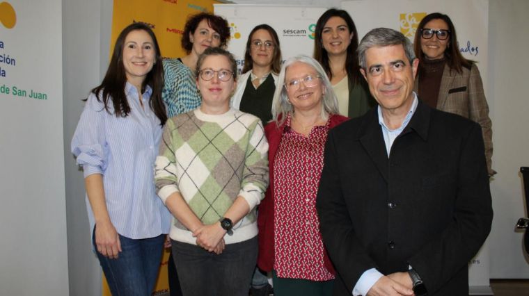 El Gobierno de Castilla-La Mancha y Merck lanzan un programa formativo para familiares y cuidadores de personas con esclerosis múltiple