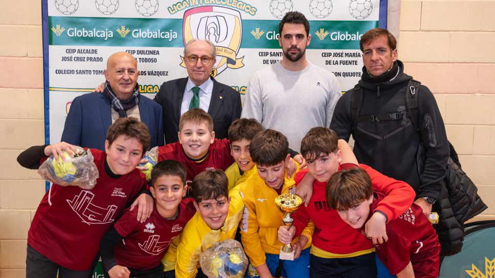 La Liga Intercolegios Globalcaja del Balonmano Caserío reúne a más de 600 niños y niñas para disfrutar de la convivencia y el deporte
