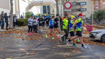 Cientos de atletas se ponen en la piel de las personas ciegas en la ‘Carrera de la Ilusión’ de Toledo