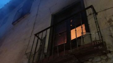 Un afectado leve por un incendio en una casa ocupada en Toledo