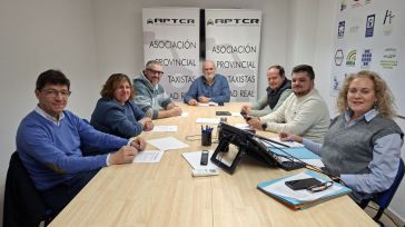 Rubén Sobrino y el taxista de Argamasilla de Calatrava, Bienvenido Sánchez, premios Quijotaxi 2026