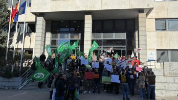 Los sindicatos exigen a la Junta que "rectifique" y oferte todas las plazas vacantes de la OPE 2023-2024