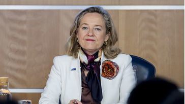 Calviño cree que se encontrará la medida "idónea" para España tras reprobar Bruselas la bajada del IVA