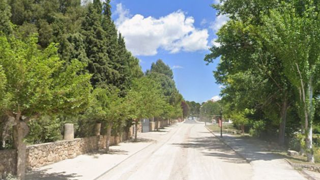 Cuatro heridos en la colisión frontal entre un coche de la Guardia Civil y un turismo