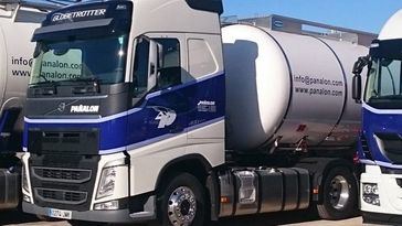 Pañalón refuerza su liderazgo en el transporte químico con la compra de Líquidos Jaén