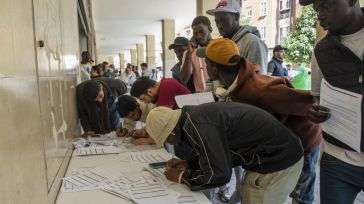 Los inmigrantes que solicitan la regularización en Castilla-La Mancha destacan sus beneficios: “Podremos aportar más si trabajamos legalmente”