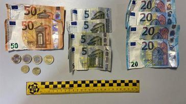 Armado con un cuchillo gigante y cocaína: Un detenido tras asaltar una farmacia en Polán