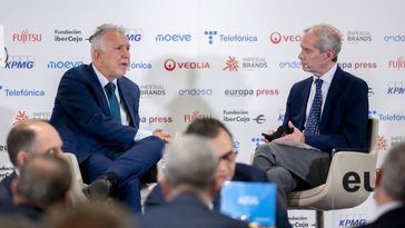 Torres emplaza a Page a expresar sus críticas en los canales internos del PSOE: 'Hablemos dentro de nuestra casa'
