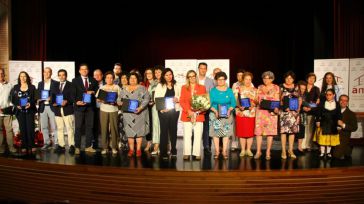 Más de 200 personas arropan a Amfar Bolaños en la gala conmemorativa de su 25º aniversario