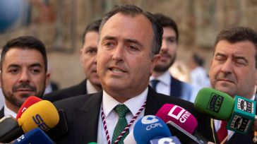 Vox muestra su "inmensa alegría" por participar en el Corpus de Toledo, el día en el que "el Señor pasea por las calles"