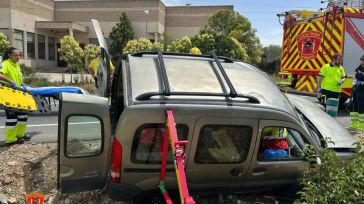 Una conductora queda atrapada tras una impactante colisión múltiple con cuatro vehículos implicados en Polán