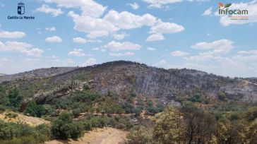 Controlado el incendio de Huertezuelas, en el que siguen trabajando medios terrestres