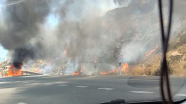 Un incendio provocado por un coche en llamas en la A-42 provoca importantes retenciones en Toledo en hora punta