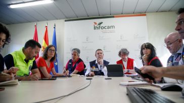 Evacuadas otras cuatro poblaciones por el incendio de La Mierla (Guadalajara), en el que ya trabajan más de 350 efectivos