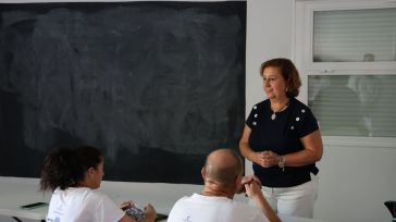 Cedillo destaca en Las Ventas de Retamosa el valor de los Talleres+ para generar empleo y mejorar los servicios municipales