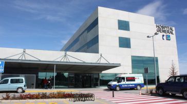 Heridos tres trabajadores tras precipitarse desde un tejado en Almansa