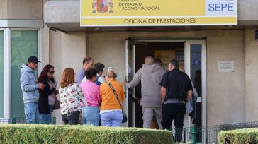 España mantiene el paro más alto de la OCDE tras Finlandia pese a bajar al 10% en julio