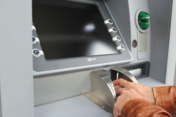 95.500 castellano-manchegos no tienen acceso al efectivo al carecer sus municipios de banco y cajero