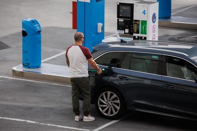 Fedea avisa del 'difícil encaje' que tiene en la CNMC vigilar la no transmisión de gravámenes a consumidores