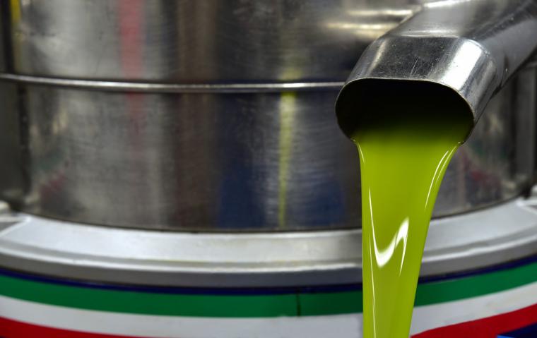 El principal productor de aceite de oliva eleva los precios tras la subida del 70% de la materia prima